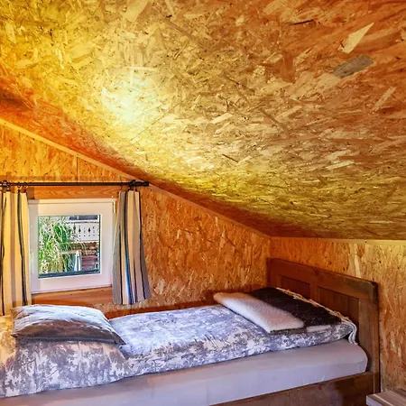 Kastnhaeusl Urige Huette * オーバーアウ